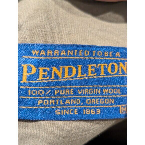 Pendleton Lodge Shirt – Size M, 100% Virgin Wool,  Visible Holes (See Photos) - Picture 3 of 7